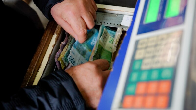 Beograd se žali na zabranu uvoza dinara, Kosovo upućuje na odluku Centralne banke