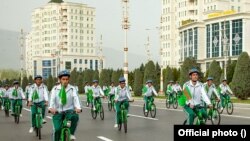 Ежегодно 7 апреля в Туркменистане проводятся массовые велопробеги в честь Всемирного дня здоровья