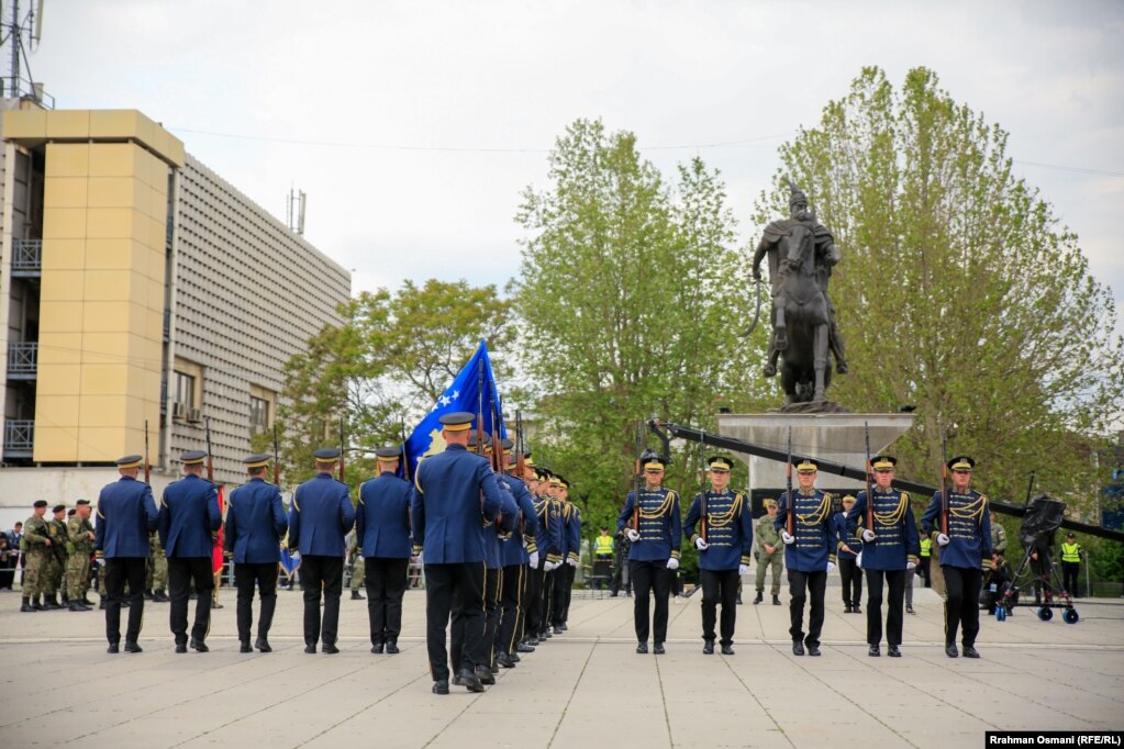 Drilli ceremonial i Forcës së Sigurisë së Kosovës.