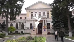 Blocul I al Academiei de Arte, într-o stare deplorabilă. Student: „Într-un fel, arată cultura Moldovei”