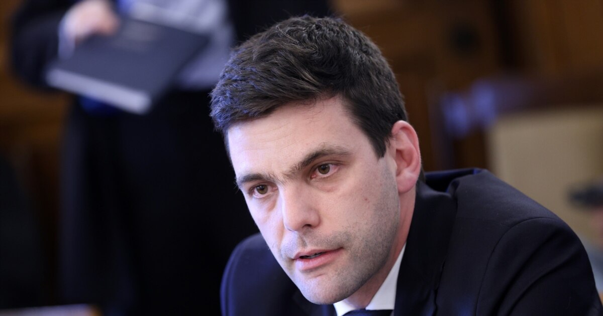 Европейският парламент (ЕП) започва в сряда процедура по снемане на