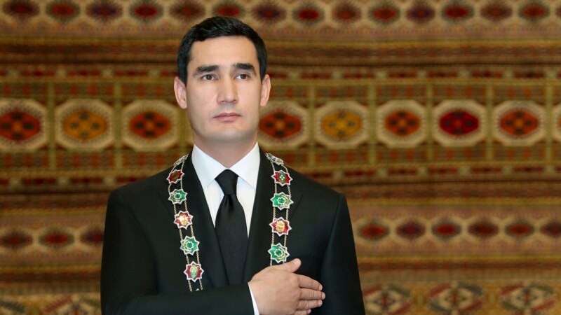 Serdar Berdimuhamedowa 'Türkmenistanyň Gahrymany' diýen at dakyldy