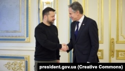 ABŞ dövlət katibi Antoni Blinken mayın 14-də Kiyevdə prezident Volodimir Zelenski ilə görüşüb