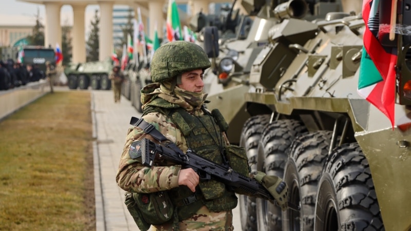 Военного из Чечни осудили на три года за нападение с ножом на сослуживца во время спарринга