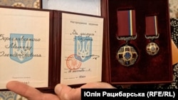 Микола Береславський нагороджений двома орденами: «За заслуги» та «За мужність» ІІІ ступенів
