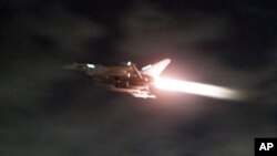 Polijetanje američkog aviona kako bi izvršio napade na ciljeve Huta u Jemenu, iz vojne baze RAF Akrotirija na Kiparu, 3. februara 2024.