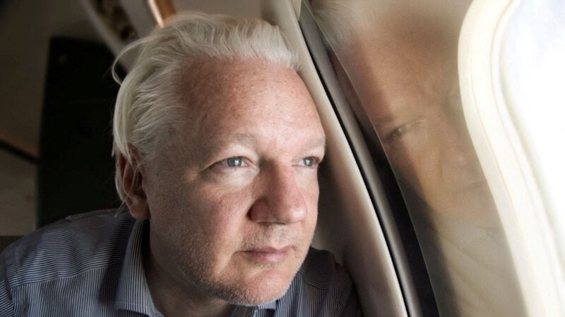 Cine e Julian Assange și ce a făcut. Hackerul australian va fi liber după 14 ani în care a fost vânat de SUA