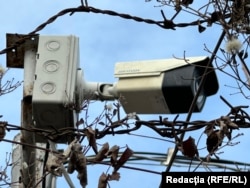 A Hikvision camera mounted on the building of a military unit in Romania, whose location has not been disclosed for security reasons.