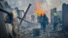 Пожежні працюють на місці російського ракетного удару, Одеса, Україна, 15 березня 2024 року, фото ілюстративне