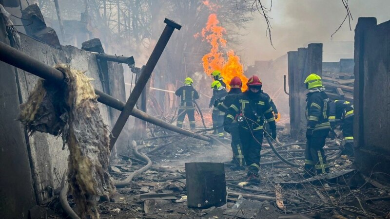 Zelenski obećava 'pravedan odgovor' na napad na Odesu u kojem je poginulo 20 osoba