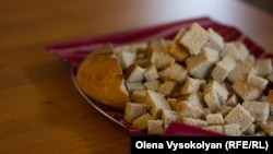 Хліб, символічно освячений у стінах Києво-Печерської лаври до 90-ї річниці Голодомору