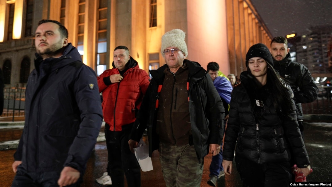 Printre reprezentanții protestatarilor care cu mers la negocieri în ultima săptămână se numără fermieri cu aspirații politice sau foști polițiști. Europa Liberă le-a verificat trecutul și conexiunile anterioare protestului.