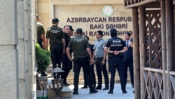 Fərid Mehralızadə məhkəmədən aparılır