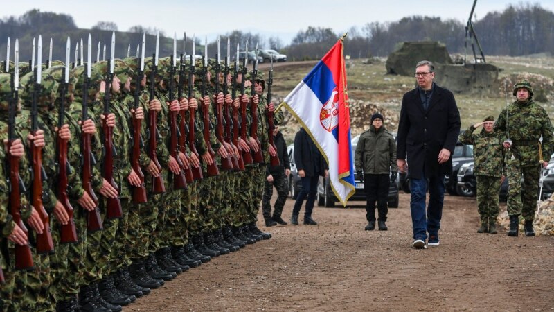 Predsednik Srbije i komandant KFOR-a na vojnoj vežbi na Pešteru 