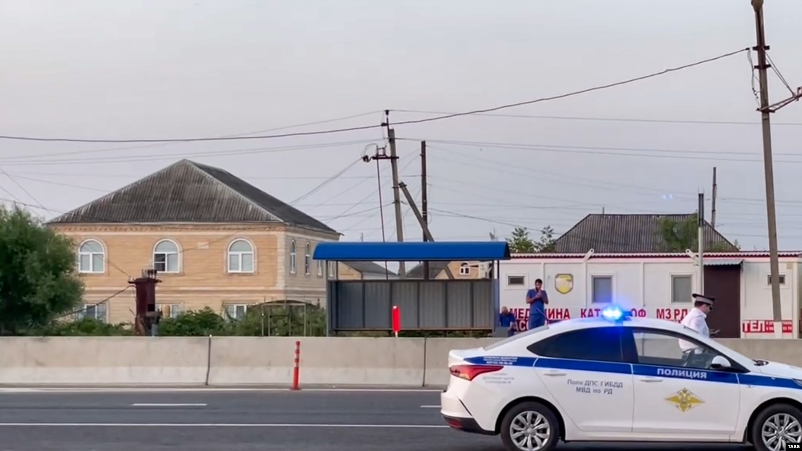 Избившим полицейских жителям дагестанского села добавили обвинение в хранении наркотиков и боеприпасов