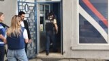 Poliția din Kosovo închide o filială a Băncii Poștale de Economii din Serbia din orașul Zvecan. 20 martie 