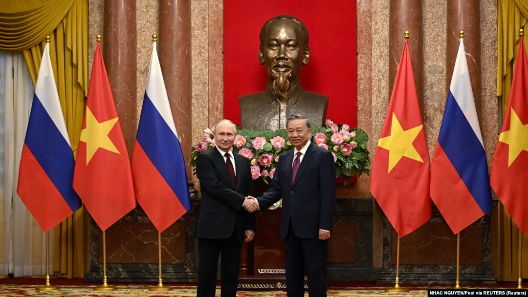 Președintele rus, Vladimir Putin și omologul său vietnamez, To Lam.