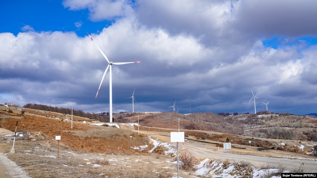 Kosova vazhdimisht ka thënë se po bën përpjekje për ta shtyrë tranzicionin energjetik të vendit, ku shumica e energjisë elektrike ende prodhohet nga&nbsp;qymyri.