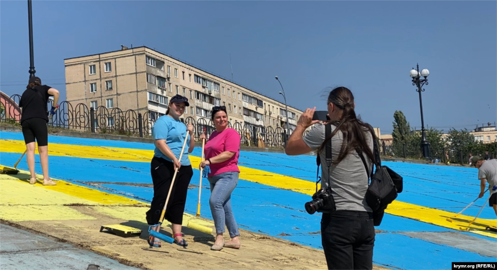 Faaller aktsiya vaqtında fotoresim yapa