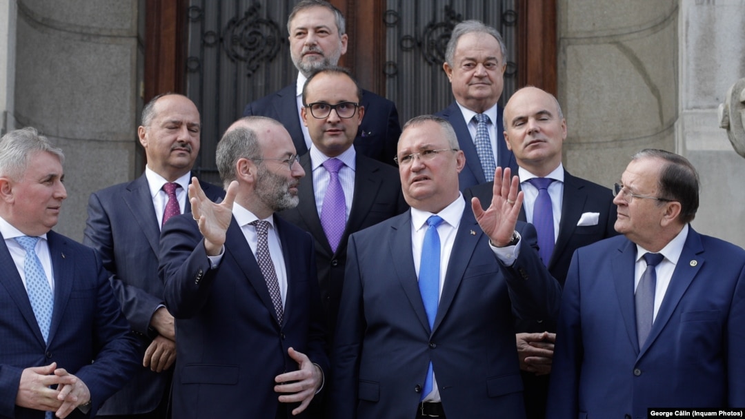 Președintele PPE, Manfred Weber, s-a întâlnit cu liderii PNL înaintea congresului popularilor. Le-a cerut candidați competenți și puternici la alegerile europene. Pe lista comună vor fi însă și candidații PSD, și cei ai PULS, partidul lui Dan Voiculescu. 