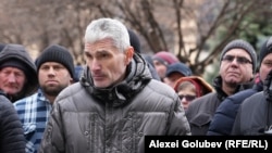 Fostul deputat Alexandru Slusari, un leader al Asociației „Forța Fermierilor”, la un protest contra politicilor ministerului Agriculturii