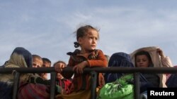 بر اساس آمار یونیسف و کمیشنری عالی سازمان ملل در امور پناه‌جویان، بیش از ۵۰۰ هزار مهاجر از پاکستان و ۶۰۰ هزار نفر از ایران، از جنوری تا نوامبر سال گذشته به‌طور اجباری به افغانستان بازگشته‌اند.