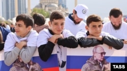 Участники правительственной акции в Грозном, иллюстративное фото