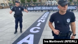 Policija obezbeđuje skup "Žena u crnom" u centru Beograda, 10. jul 2024.