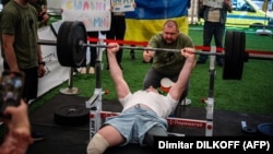 Sportolással gyógyulnak a fogyatékossággal élő háborús veteránok Ukrajnában 