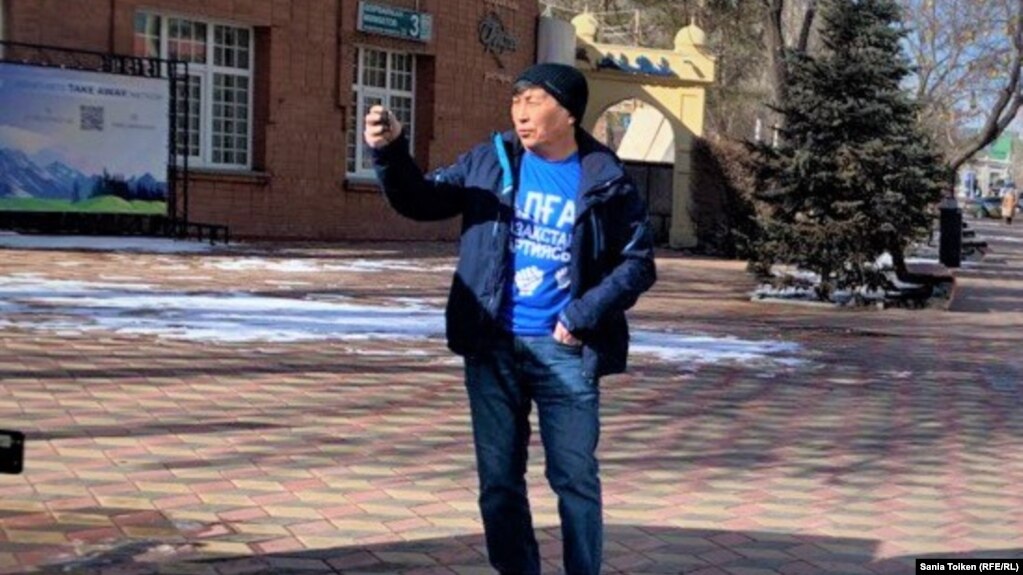 Марат Жыланбаев, лидер незарегистрированной оппозиционной партии «Алға, Қазақстан!», обвинённый в«финансировании экстремистской деятельности» и «участии в запрещённой организации» 