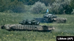 Украински танкове край Бахмут