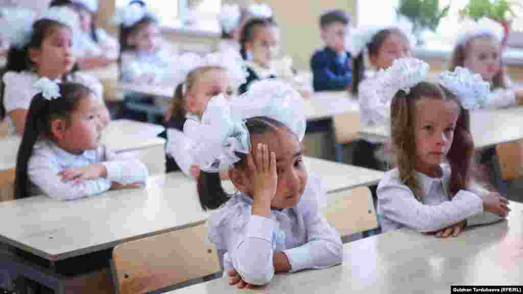 &bdquo;Ziua Cunoștințelor&rdquo; este marcată la o școală din Bișkek, Kârgâzstan, 1 septembrie 2023.