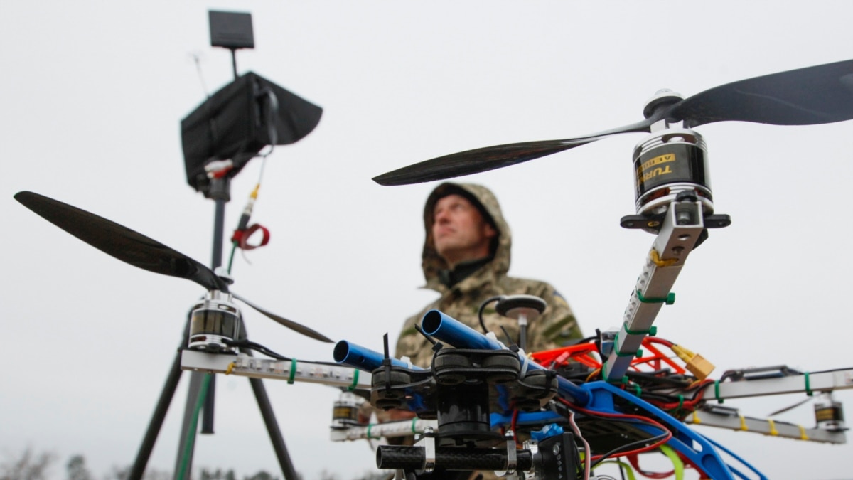 Латвія «зовсім скоро» планує надіслати Україні дрони на мільйон євро – прем’єрка