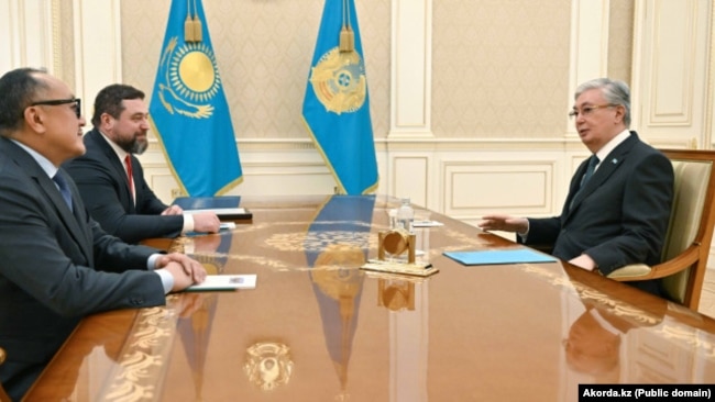 Президент Казахстана Касым-Жомарт Токаев принимает сооснователей компании Kaspi Вячеслава Кима и Михаила Ломтадзе. Алматы, 25 января 2024 года