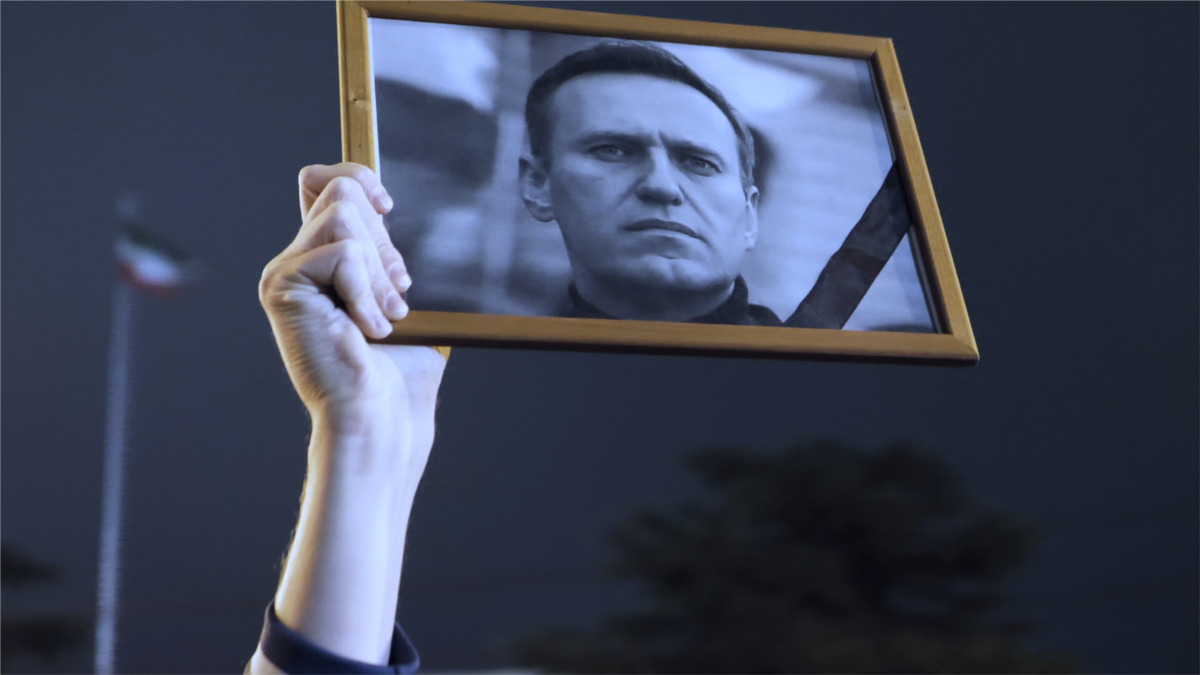 The body of Alexei Navalny will not be released to his relatives for at least two more weeks