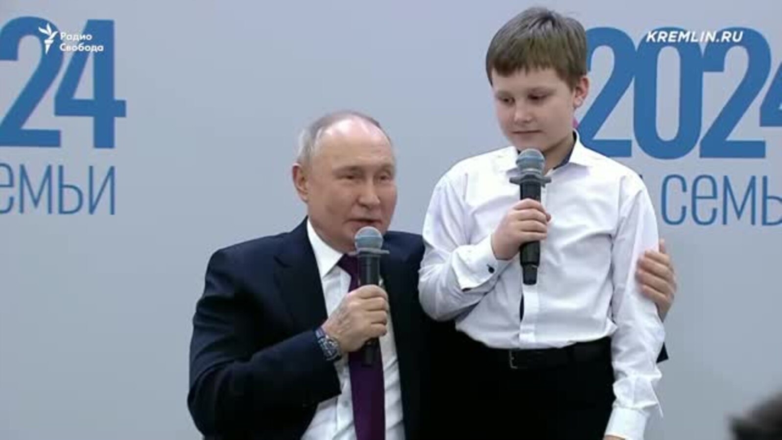 Добрый дядя готовится к прыжку?!