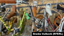 U kolekciji su najviše zastupljeni nemački i austrijski bicikli ali ima i onih od proizvođača iz nekadašnje Jugoslovije kao što su "Poni Rog" i "Tomos" iz Slovenije, "Unis" iz Sarajeva i "Partizan" iz Subotice.