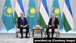 Встреча президента Узбекистана Шавката Мирзиёева и президента Казахстана Касым-Жомарта Токаева. Город Хива, Узбекистан, 5 апреля 2024 года 