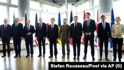 Владимир Зеленский с мировыми лидерами на саммите G7 в Японии 