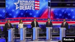 П'ятеро учасників взяли участь в президентських дебатах Республіканської партії в Маямі, Флорида. 8 листопада 2023 року