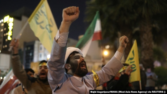 Iranianët festojnë pas sulmeve ajrore kundër Izraelit