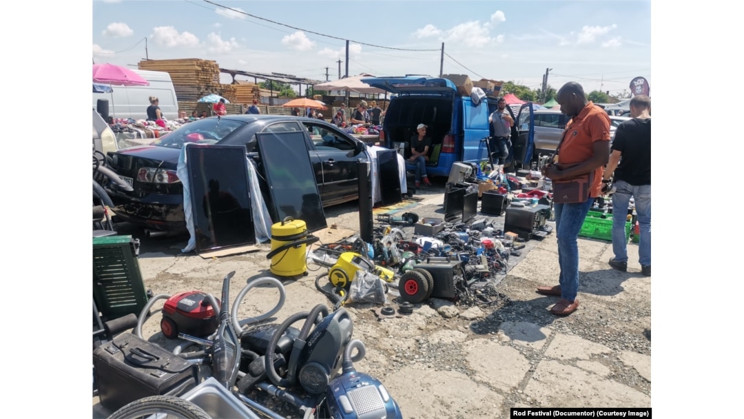 În piața de vechituri se amestecă mărfuri vechi și noi, la prețuri reduse dar fără garanții