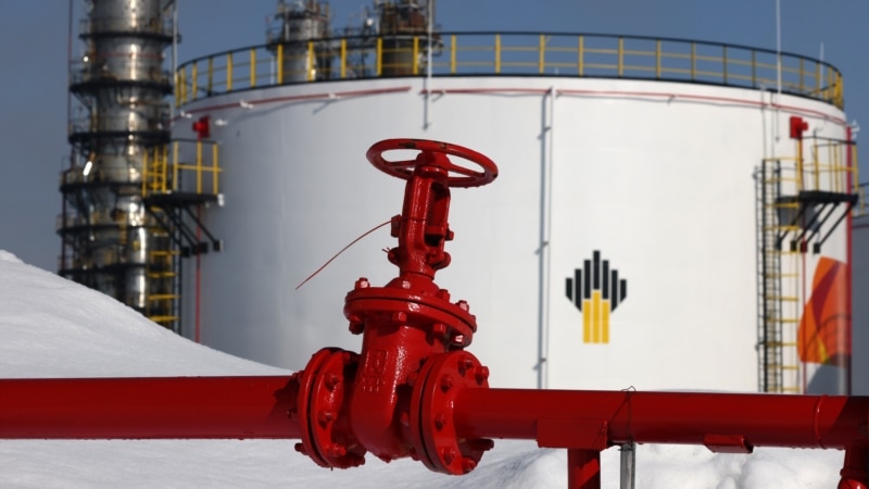 ЕС может заморозить потолок цен на российскую нефть из-за Ирана