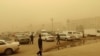 Частые пыльные бури в регионе отрицательно сказываются на здоровье жителей. Байрамали, Мары. 