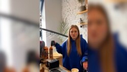 Clienții se mobilizează să o ajute pe barista din Kiev după ce un atac rusesc i-a distrus cafeneaua
