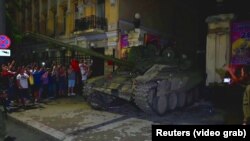 Мешканці Ростова вітають танкистів ПВК «Вагнер». Ростов-на-Дону, 24 червня 2023 року