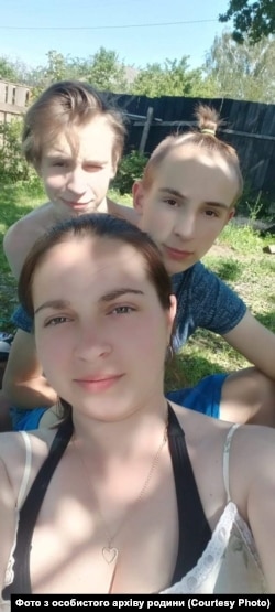 Богдан та Євген Самодії з сестрою Тетяною