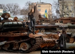 Выставка уничтоженной российской военной техники, участвовавшей во вторжении в Украину. Киев, март 2023 года