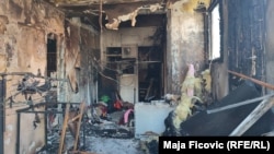 Lokali i djegur në Zveçan që ishte në pronësi të nënkryetares të komunës, Natasha Tomaniq.
