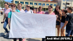 Protest u Gradačcu nakon trostrukog ubistva, 12. august 2023.